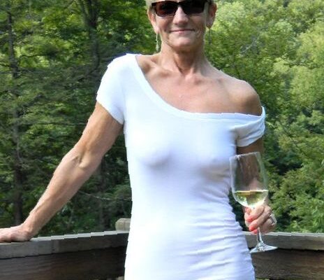 Très jolies femme mure recherche sexfriend sur Saint-Herblain