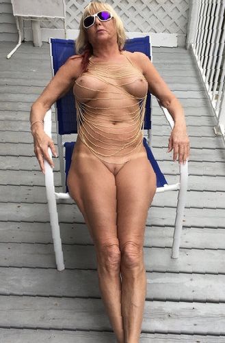 Garce cougar BCBG pour relations adultère sur Saint-Herblain